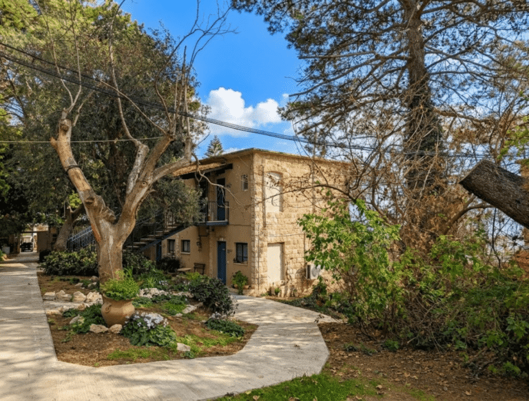 חדרי אבן בית אורן המועדון של ענת ריטריט גירושין פנים