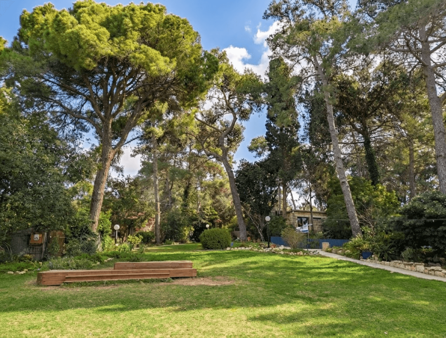 שטח פתוח בית אורן המועדון של ענת ריטריט גירושין